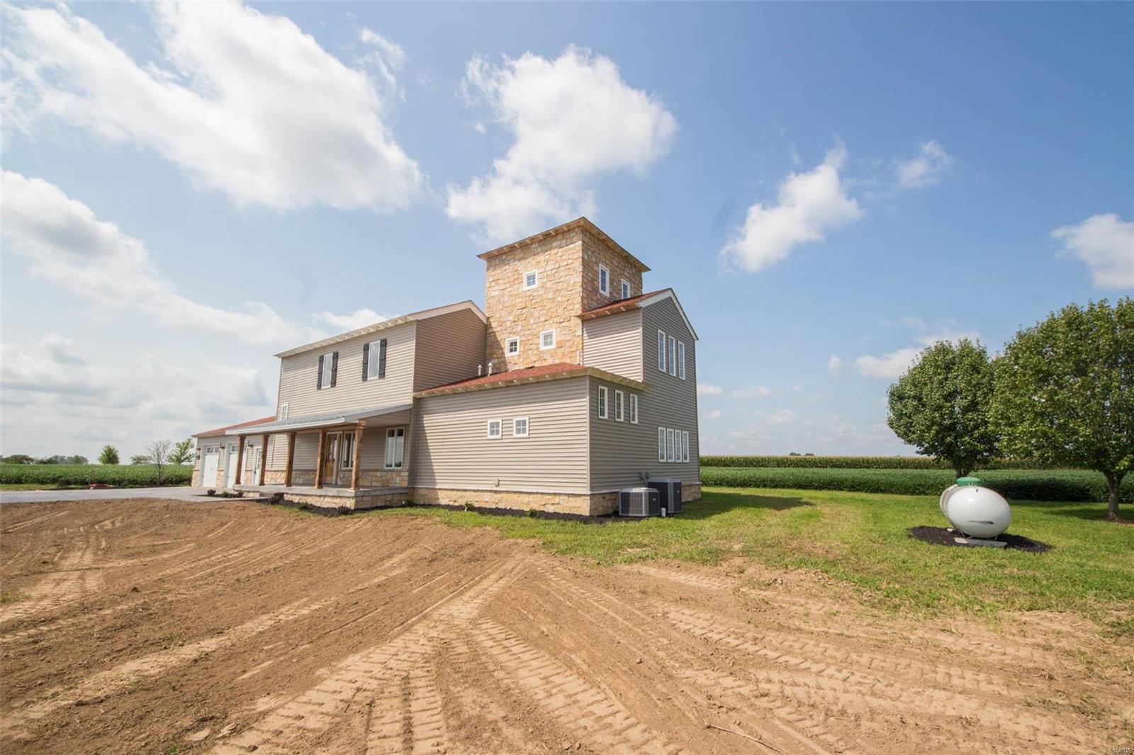 32526 Delhi Road Brighton, IL 62012 - Photo 6 of 47