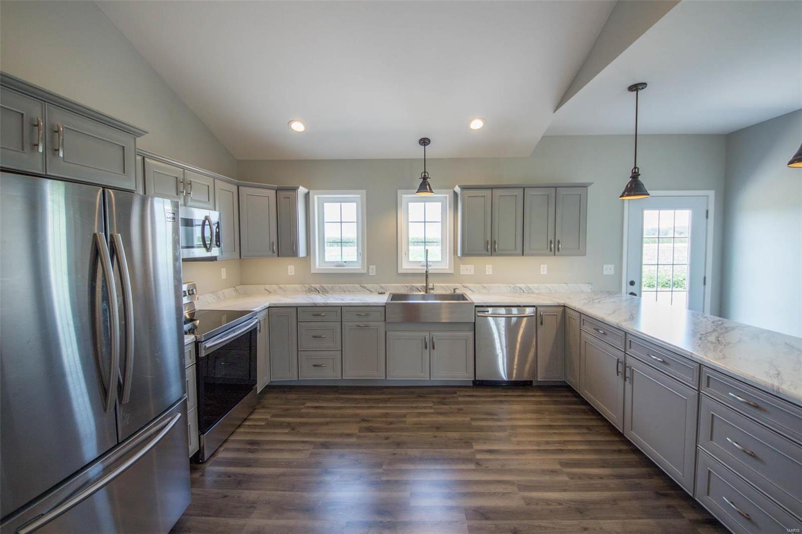 32526 Delhi Road Brighton, IL 62012 - Photo 8 of 47