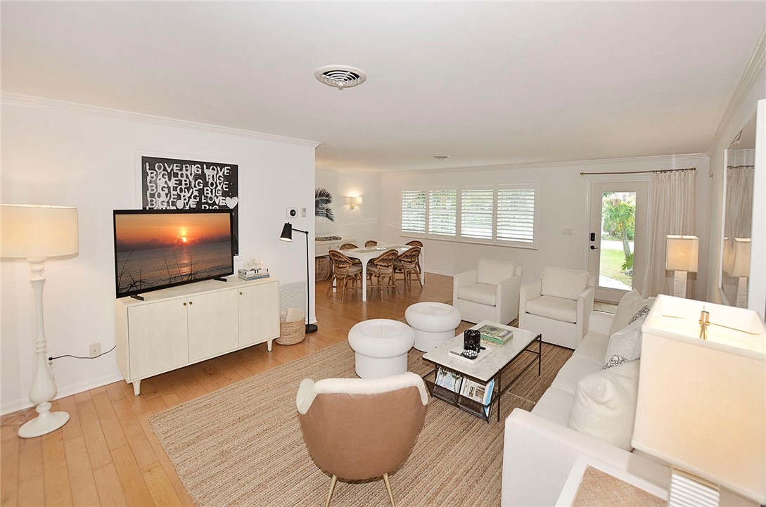 727 Fiddlewood Road Vero Beach, FL 32963 - Photo 4 of 36 Gallery Image 4