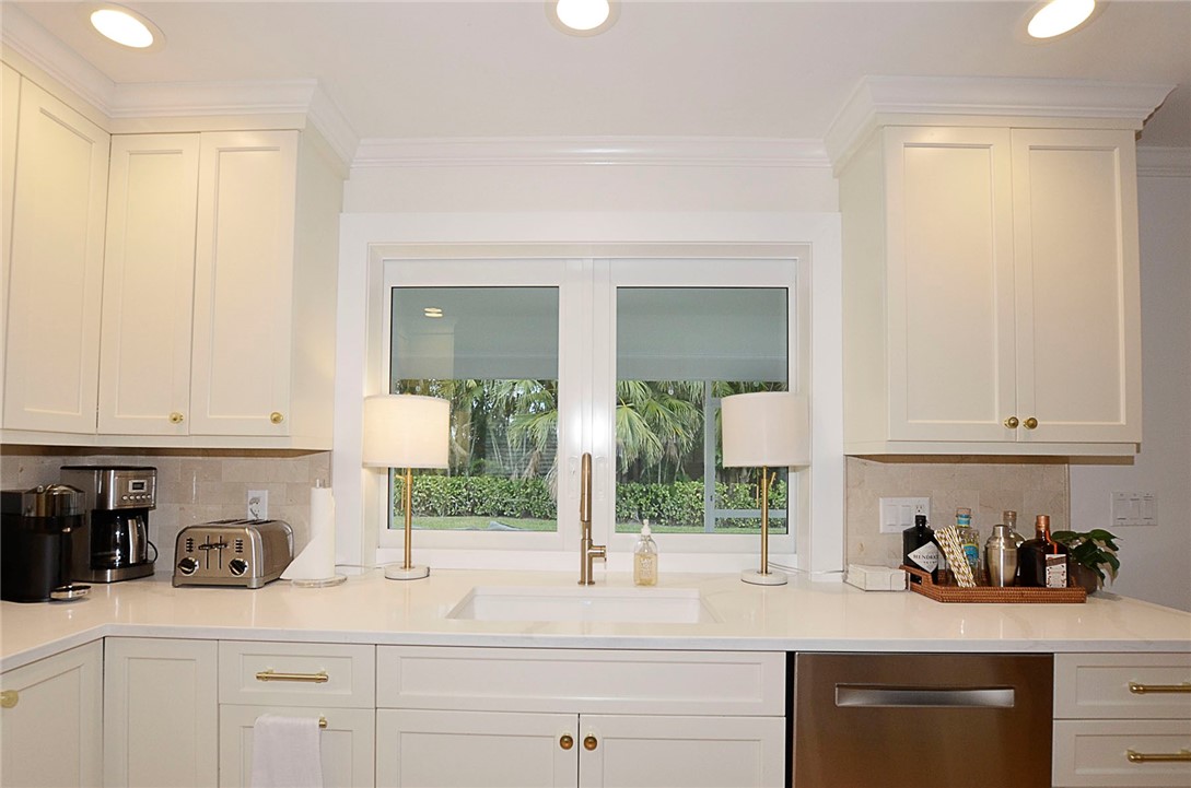 727 Fiddlewood Road Vero Beach, FL 32963 - Photo 9 of 36 Gallery Image 9