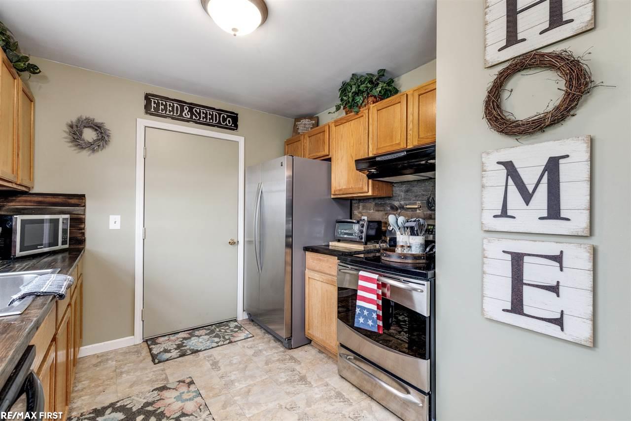 9938 Weber Road Columbus, MI 48063 - Photo 5 of 28 50012356-4.JPG