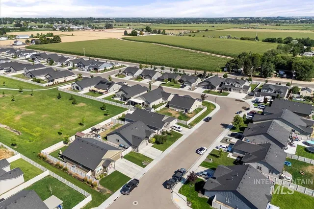 $369,900 | 317 Cliff Swallow Avenue, Caldwell, ID 83605