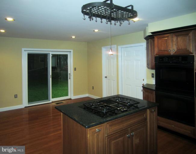 2403 Rosedown Drive Reston, VA 20191 - Photo 4 of 24 Kitchen
