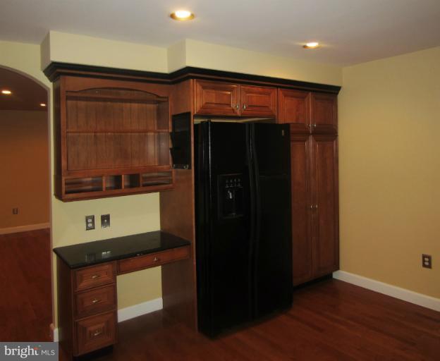 2403 Rosedown Drive Reston, VA 20191 - Photo 5 of 24 Kitchen