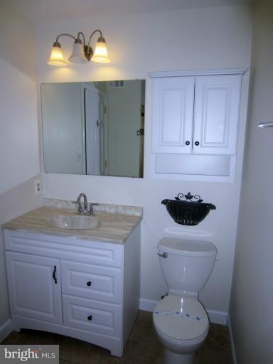 2403 Rosedown Drive Reston, VA 20191 - Photo 8 of 24 Bath (Master)