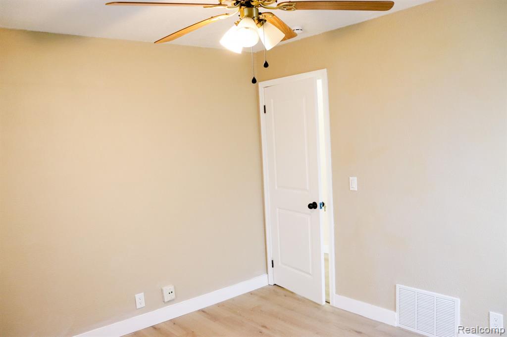 1338 Helen Street Inkster, MI 48141 - Photo 17 of 21