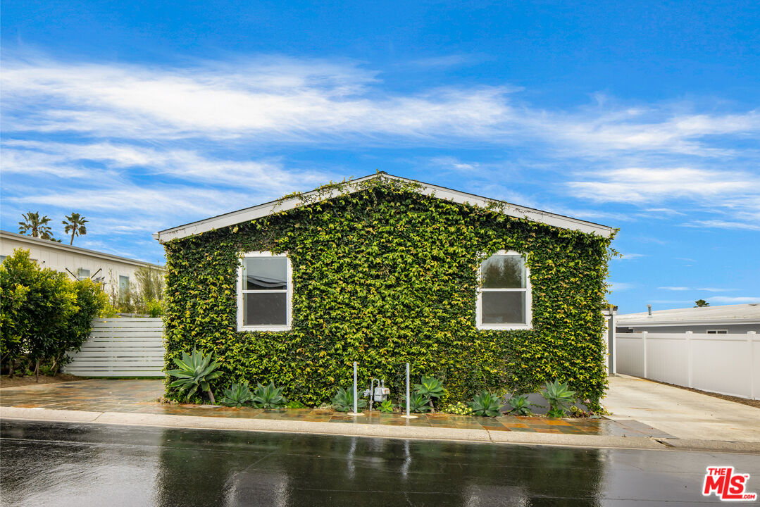 29500 Heathercliff Road, Unit 235 Malibu, CA 90265 - Photo 30 of 32 front view of a house