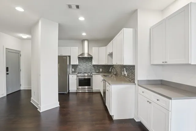 $3,050 | 908 Nueces Street, Unit 28, Austin, TX 78701