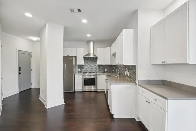 $3,050 | 908 Nueces Street, Unit 28, Austin, TX 78701