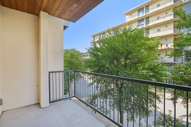 $3,050 | 908 Nueces Street, Unit 28, Austin, TX 78701