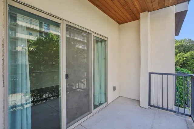 $3,050 | 908 Nueces Street, Unit 28, Austin, TX 78701