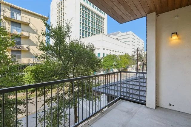 $3,050 | 908 Nueces Street, Unit 28, Austin, TX 78701