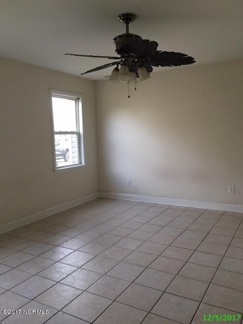 102 Conner Grant Road New Bern, NC 28562 - Photo 4 of 15 IMG29367