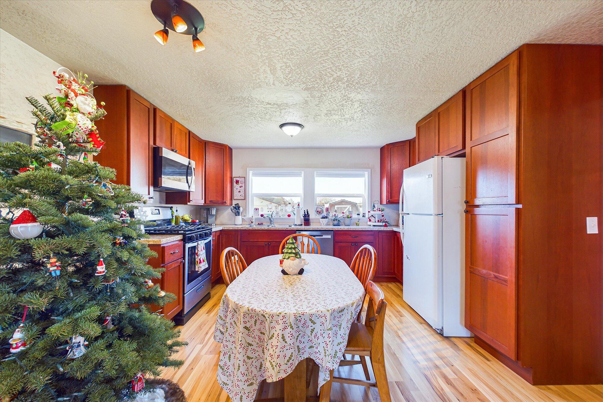 1560 Marsh Road Eureka, CA 95501 - Photo 13 of 38