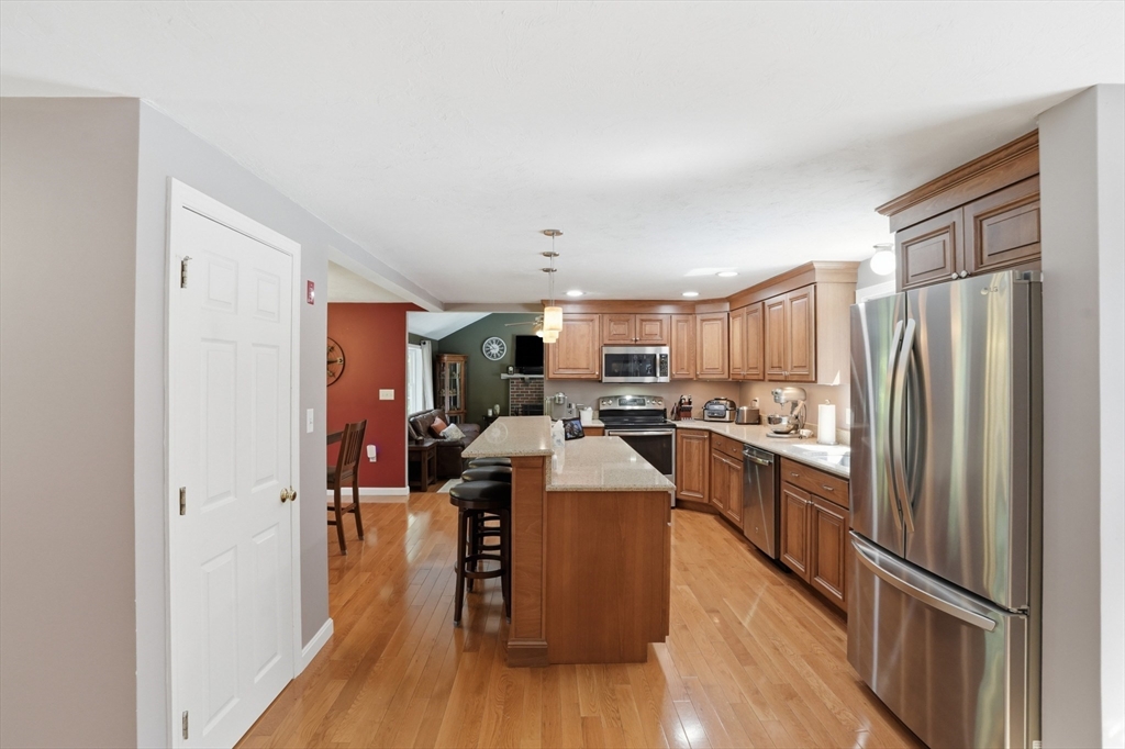 61 Stoney Weir Road Halifax, MA 02338 - Photo 5 of 42