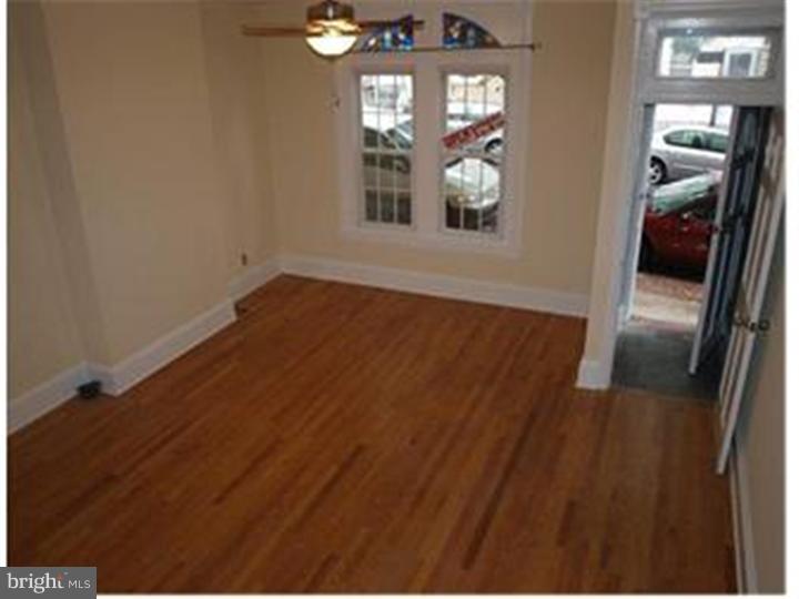 113 Ripka Street Philadelphia, PA 19127 - Photo 14 of 14 Living Room