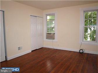 113 Ripka Street Philadelphia, PA 19127 - Photo 6 of 14 Bedroom - Main