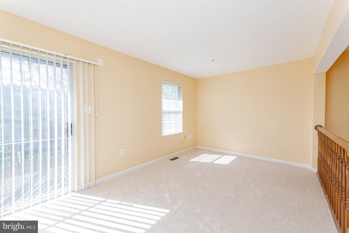 6615 Ronald Road Capitol Heights, MD 20743 - Photo 13 of 37 Living room