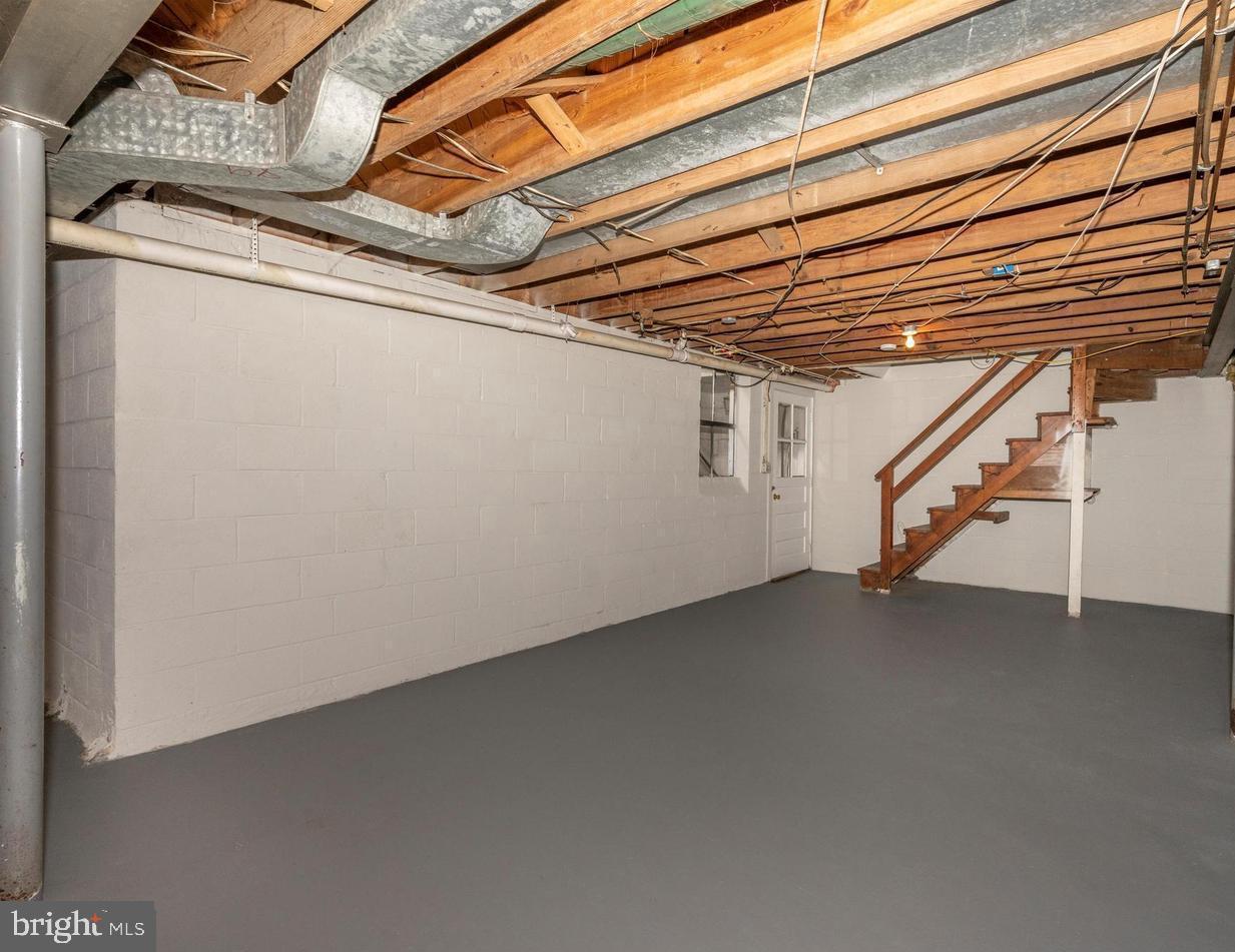 26820 Ridge Road Damascus, MD 20872 - Photo 25 of 25 a view of a room with stairs