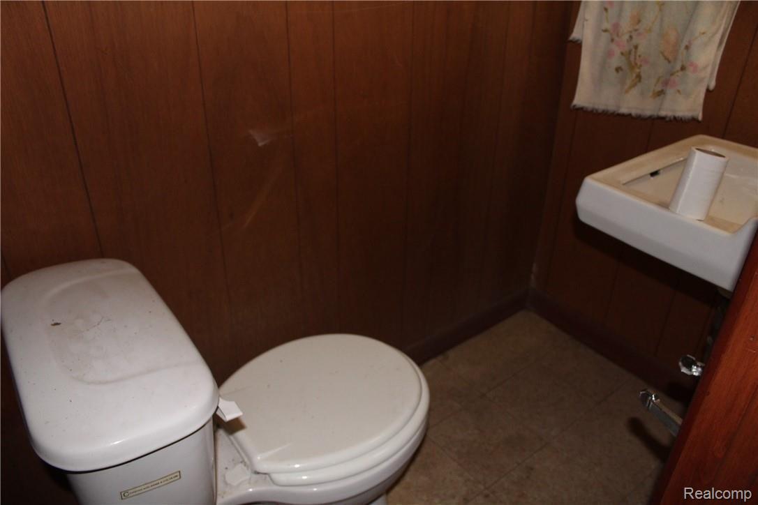 2927 Mackin Road Flint, MI 48504 - Photo 20 of 30 IMG_0249.JPG