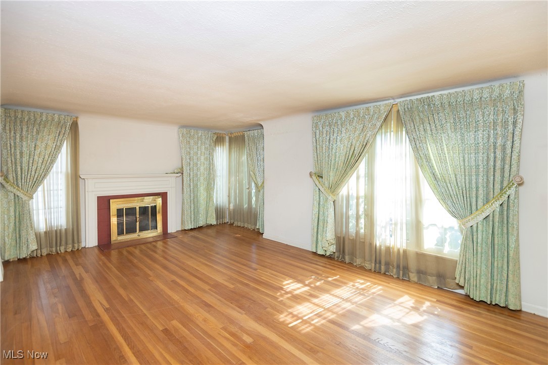 3666 Lindholm Road Cleveland, OH 44120 - Photo 3 of 42