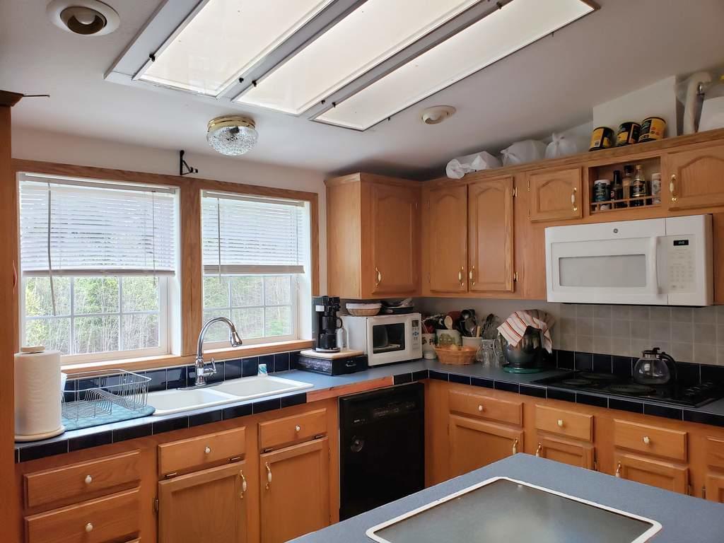 72 Hovey Road New Sharon, ME 04955 - Photo 2 of 14 Kitchen