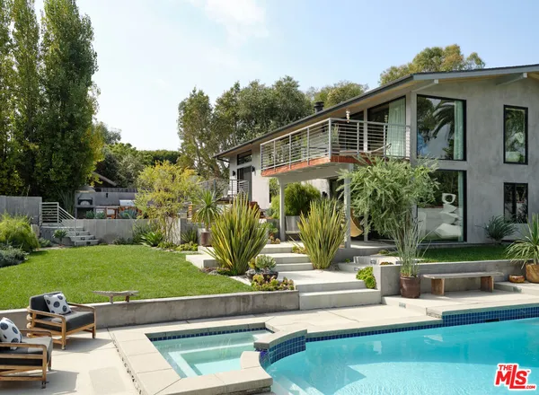 $8,995,000 | 6738 Wildlife Road, Malibu, CA 90265