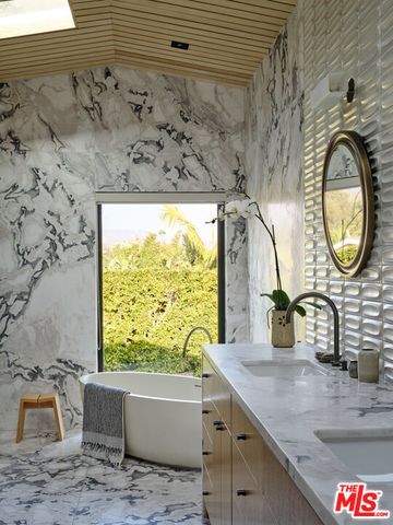 $8,995,000 | 6738 Wildlife Road, Malibu, CA 90265