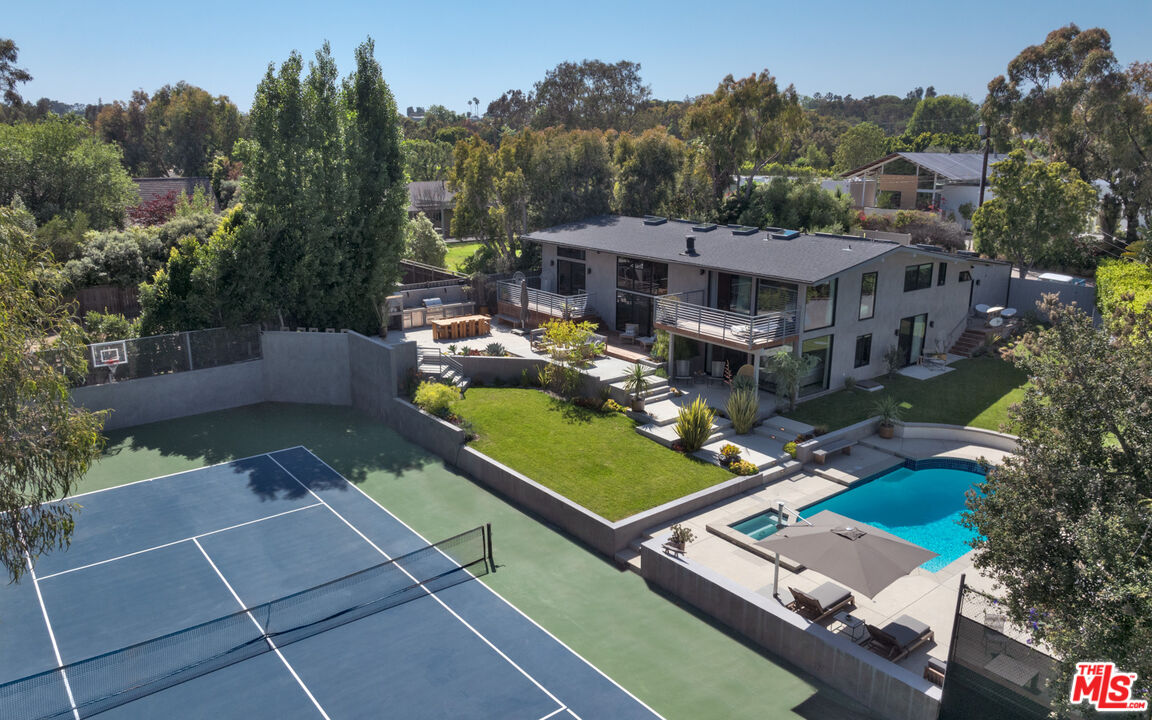 6738 Wildlife Road Malibu, CA 90265 - Photo 2 of 38