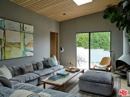 $8,995,000 | 6738 Wildlife Road, Malibu, CA 90265