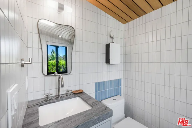 $8,995,000 | 6738 Wildlife Road, Malibu, CA 90265