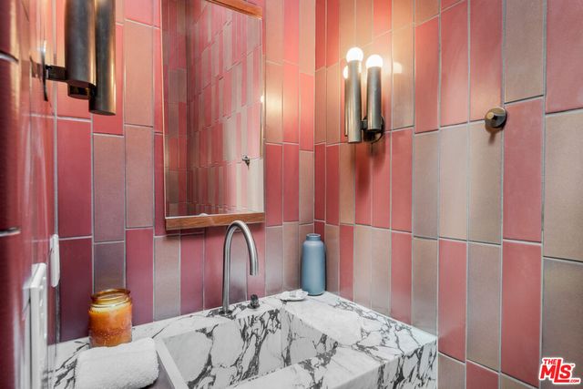 $8,995,000 | 6738 Wildlife Road, Malibu, CA 90265