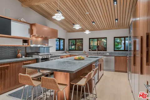 $8,995,000 | 6738 Wildlife Road, Malibu, CA 90265