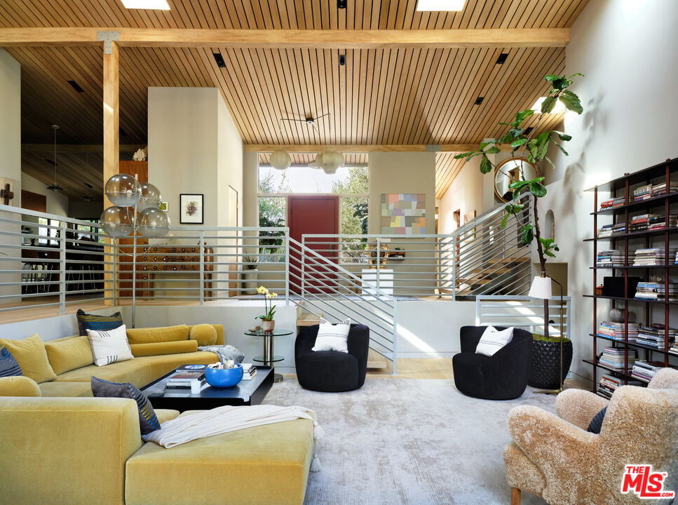 6738 Wildlife Road Malibu, CA 90265 - Photo 5 of 38