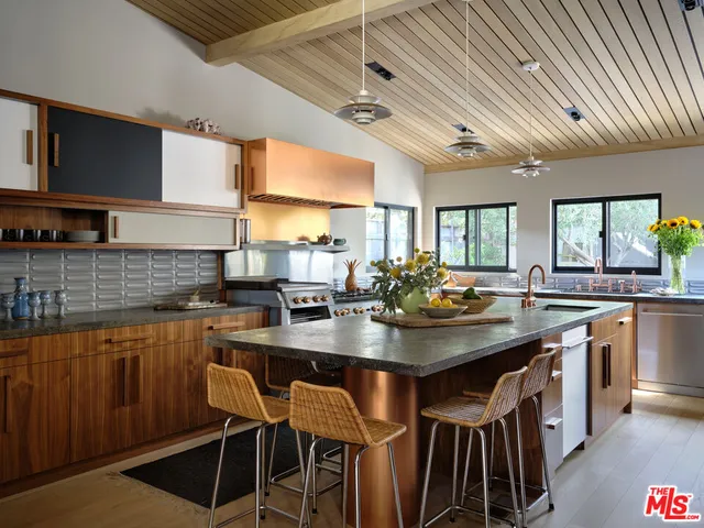 $8,995,000 | 6738 Wildlife Road, Malibu, CA 90265