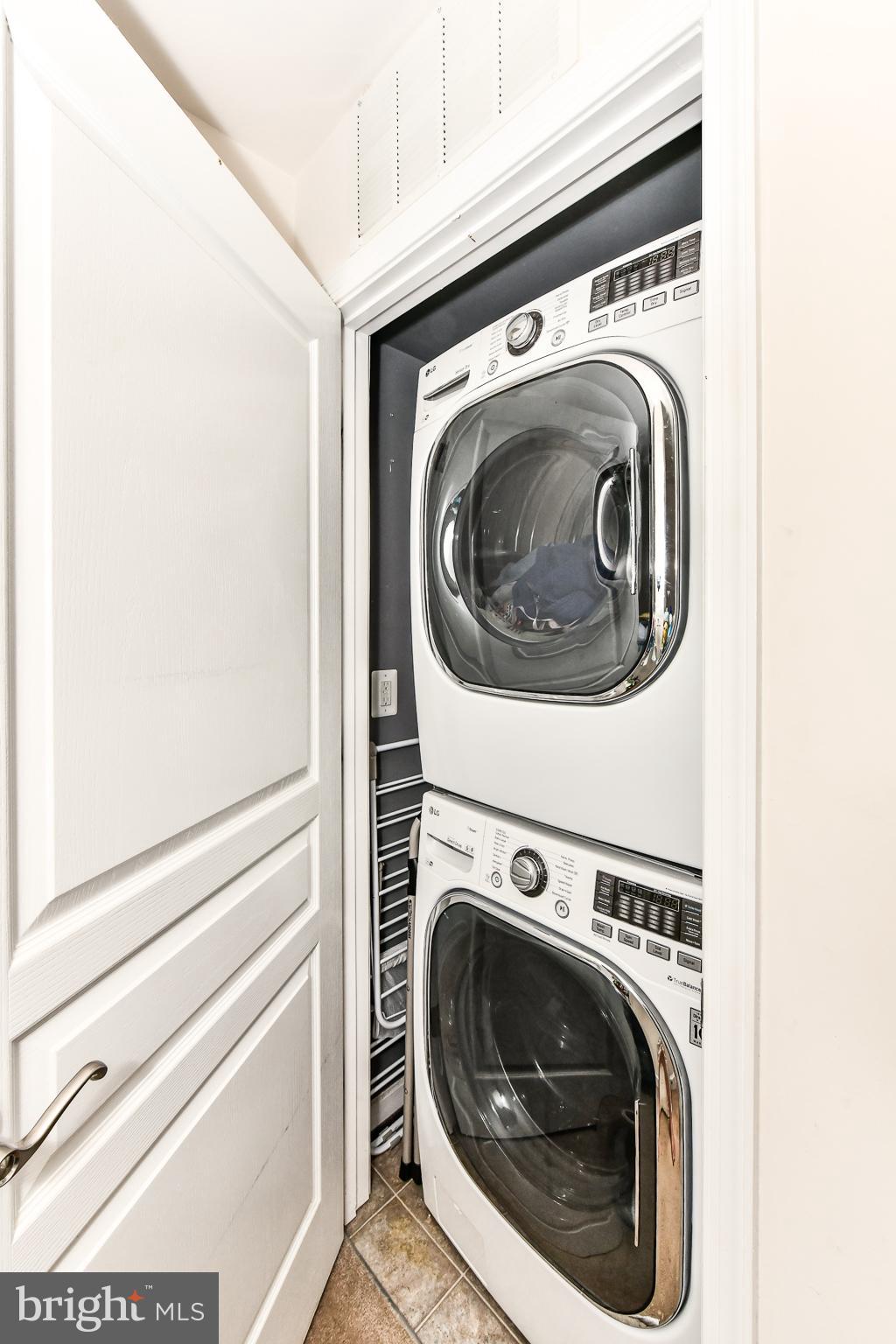 8369 Scotland Loop Manassas, VA 20109 - Photo 18 of 28 Upgraded washer and dryer on upper level!