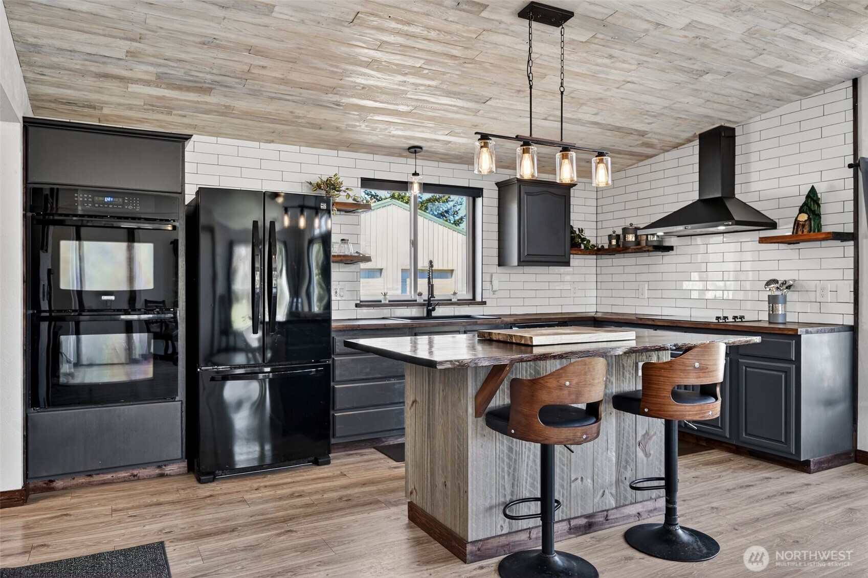 1000 Airport Road Cle Elum, WA 98922 - Photo 3 of 32