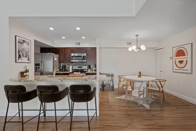 $1,950 | 1727 Village Boulevard, Unit 306, West Palm Beach, FL 33409