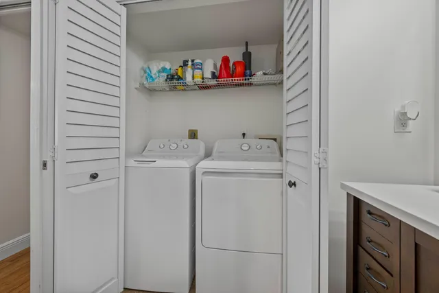 $1,950 | 1727 Village Boulevard, Unit 306, West Palm Beach, FL 33409