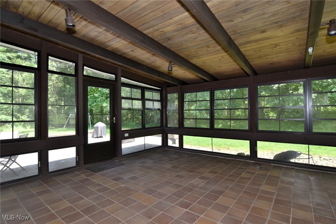 2793 Belgrave Road Cleveland, OH 44124 - Photo 20 of 40 Large screened in porch