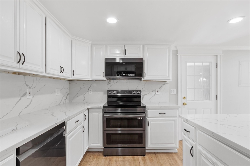 92 Hosmer Street Hudson, MA 01749 - Photo 12 of 31