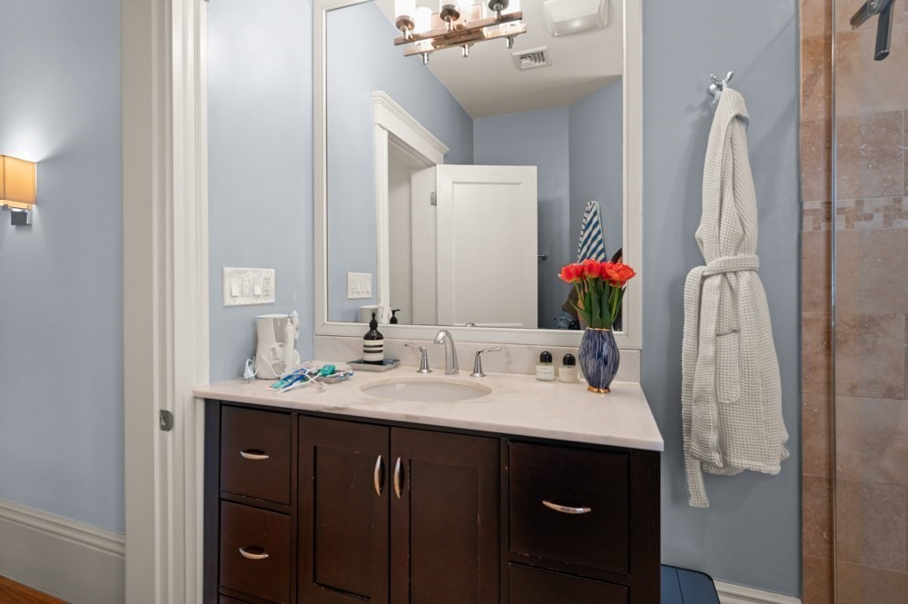 8 Colbourne Crescent, Unit 3 Brookline, MA 02445 - Photo 26 of 42