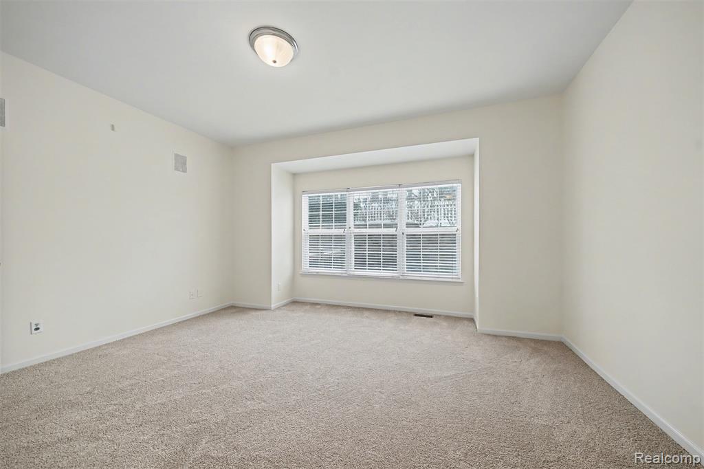 638 West Bluff Court, Unit 31 Rochester Hills, MI 48307 - Photo 37 of 49