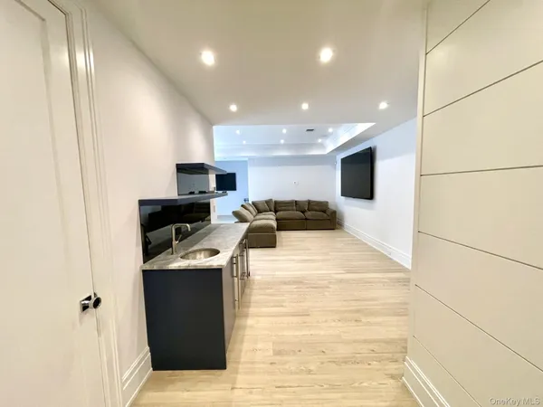 $150,000 | 59 Shinnecock Hills Road, Southampton, NY 11968