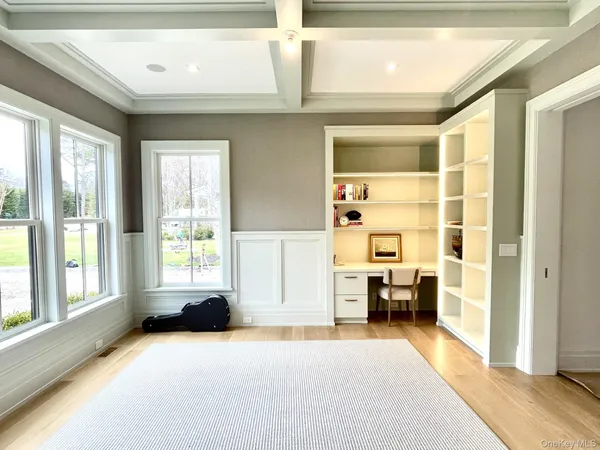 $150,000 | 59 Shinnecock Hills Road, Southampton, NY 11968