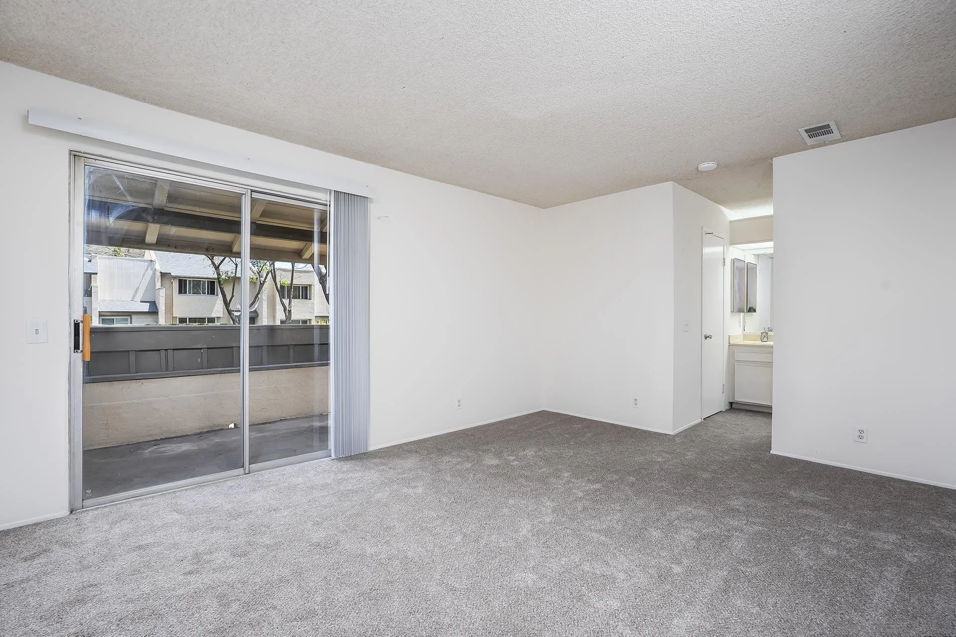10596 Kerrigan Court Santee, CA 92071 - Photo 11 of 38