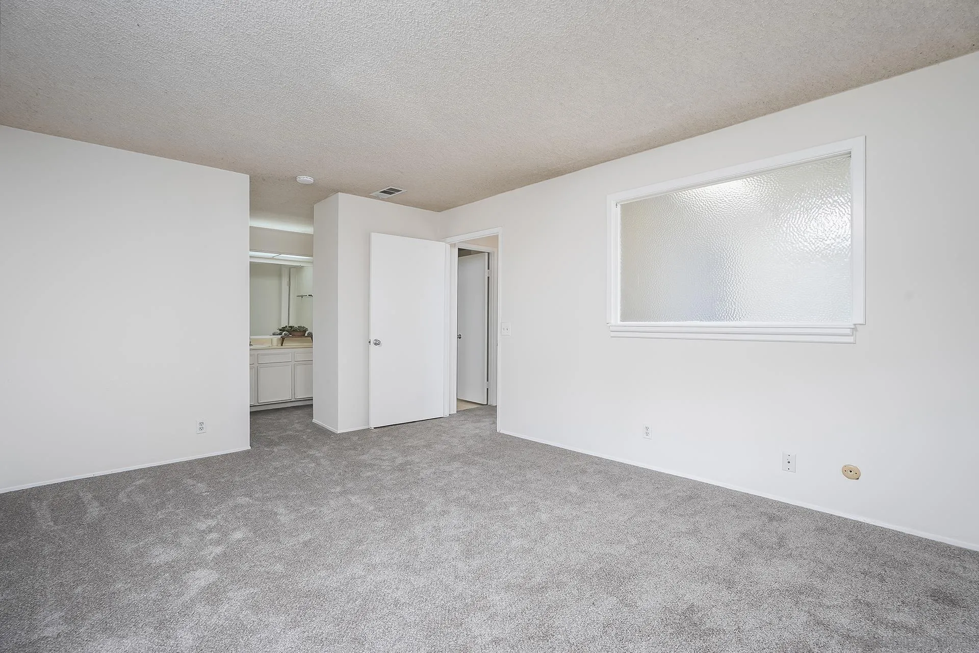 10596 Kerrigan Court Santee, CA 92071 - Photo 14 of 38