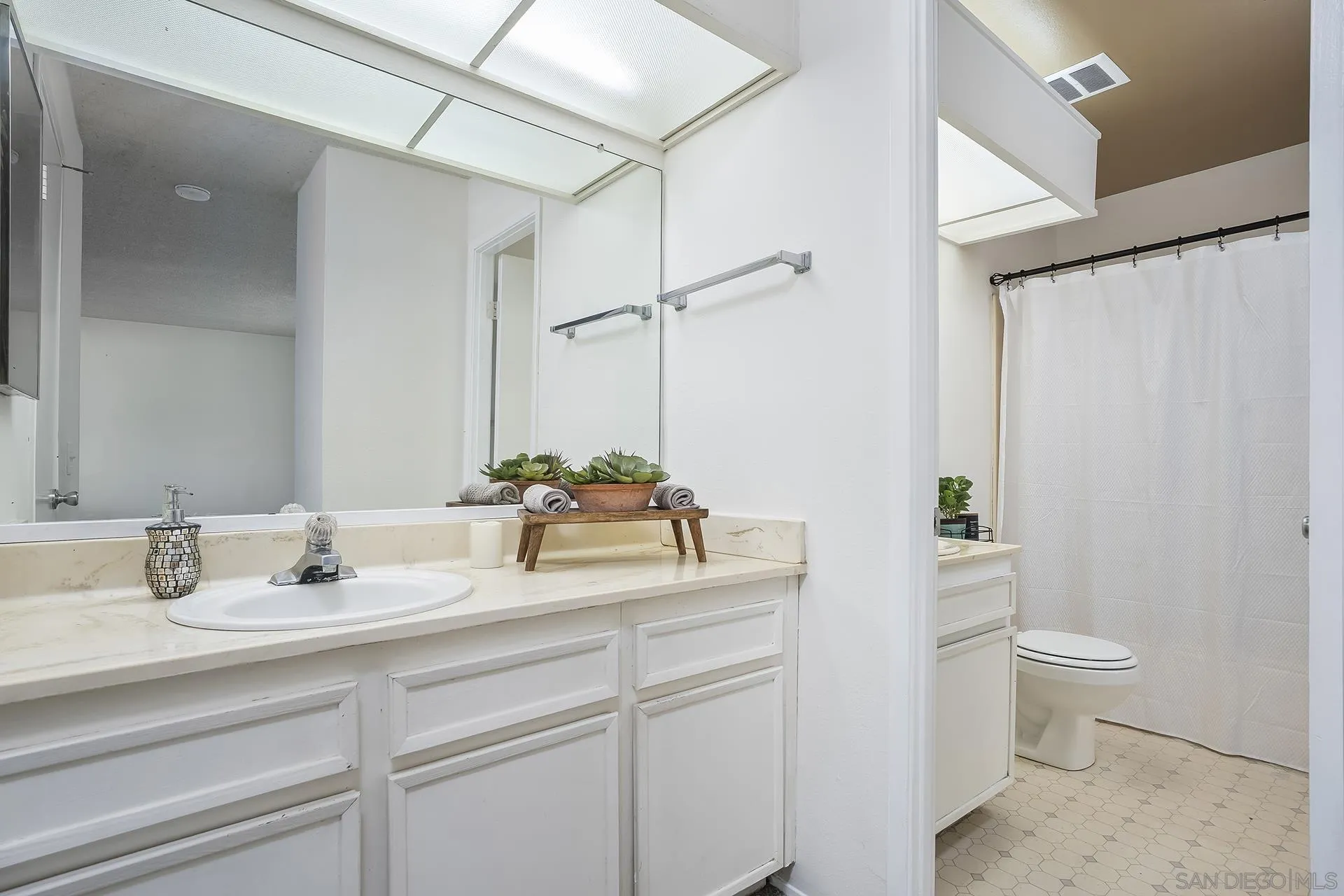 10596 Kerrigan Court Santee, CA 92071 - Photo 15 of 38