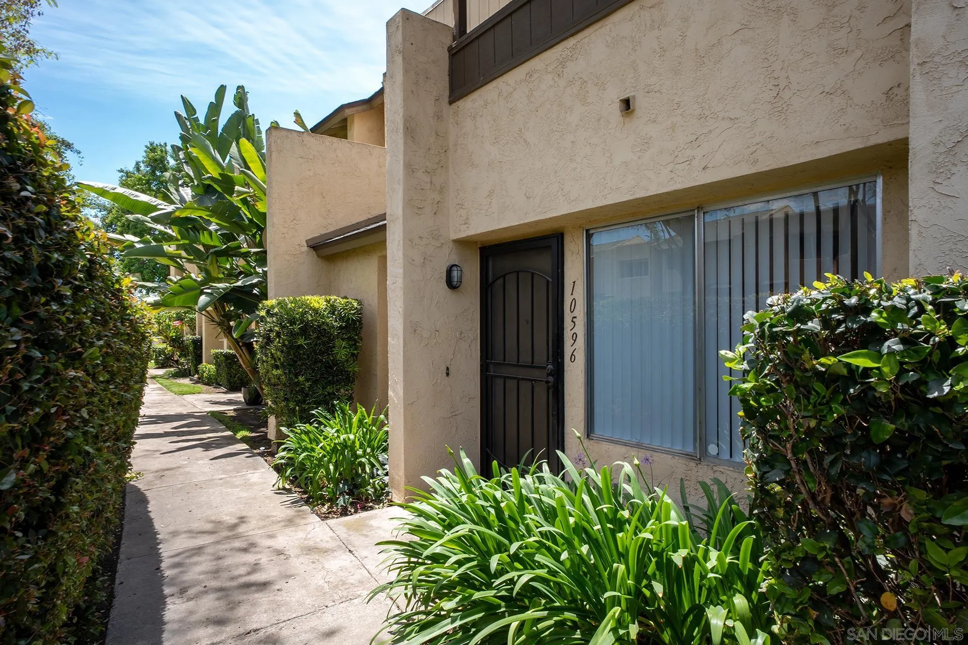 10596 Kerrigan Court Santee, CA 92071 - Photo 3 of 38