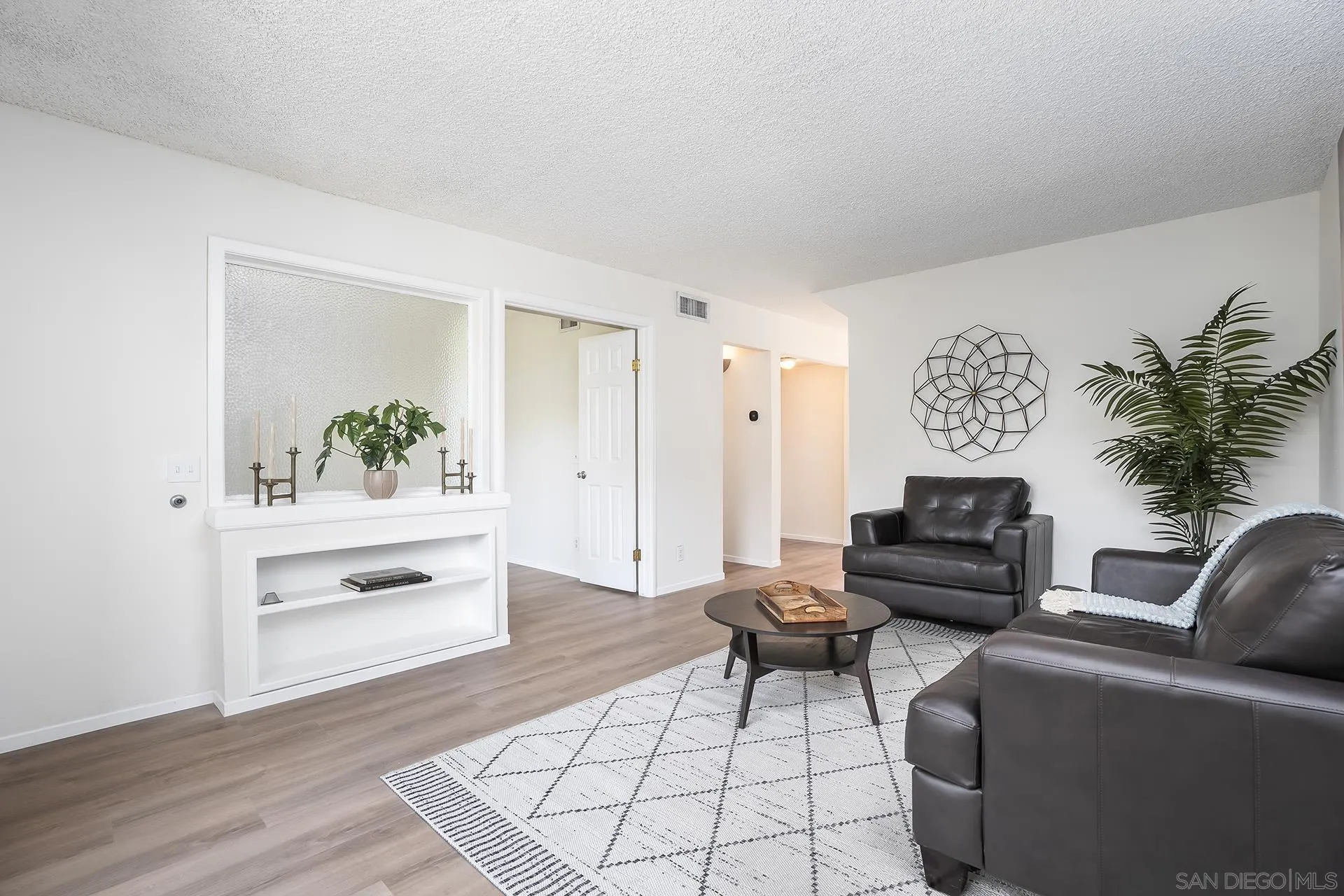 10596 Kerrigan Court Santee, CA 92071 - Photo 5 of 38